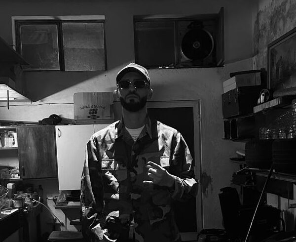 Artur rikthehet me dy publikime të reja në Spotify: “Underground” dhe “NPT”