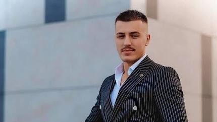 Bujar Mustafa, zëri që pushtoi publikun në pak kohë